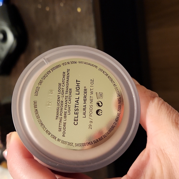 TRANSLUCENT LOOSE SETTING POWDER( NEW ) - Picture 6 of 6